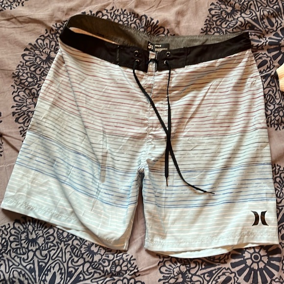 Men’s Hurley swim shorts size W33 - Picture 1 of 4